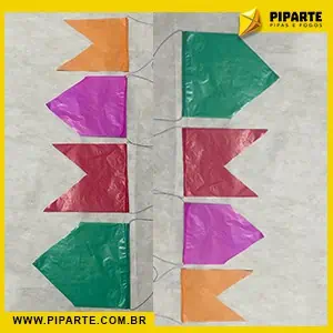 pipas, fogos, raias, foguete, rojão, fumaça, candelas, carretilhas, bombas, fitas, latas, linhas, porta linhas, tiros, tortas, seda