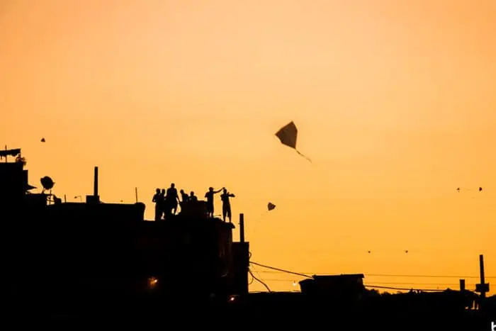 pipas, fogos, raias, foguete, rojão, fumaça, candelas, carretilhas, bombas, fitas, latas, linhas, porta linhas, tiros, tortas, seda